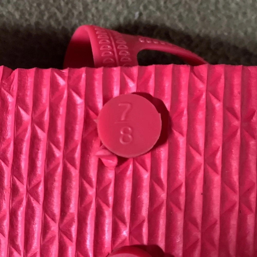 Toddler girl’s pink polka dot sandals.  Adjustable strap.  Size M (7-8). - Picture 3 of 6